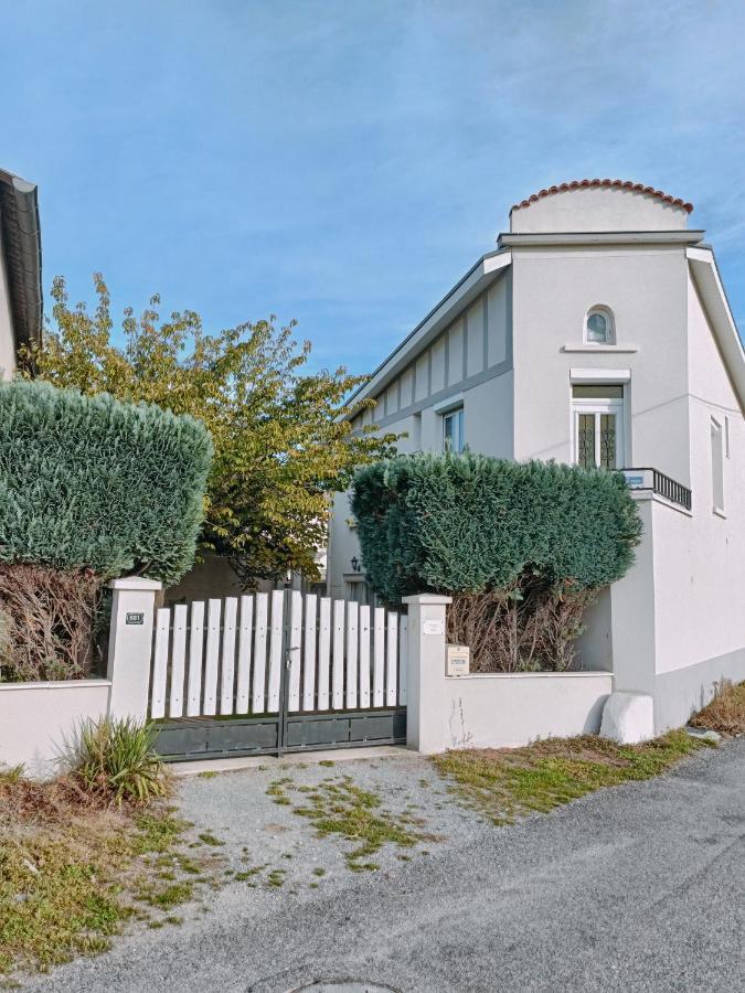 Appartement Dans Maison Atypique 蒙特龙莱班 外观 照片