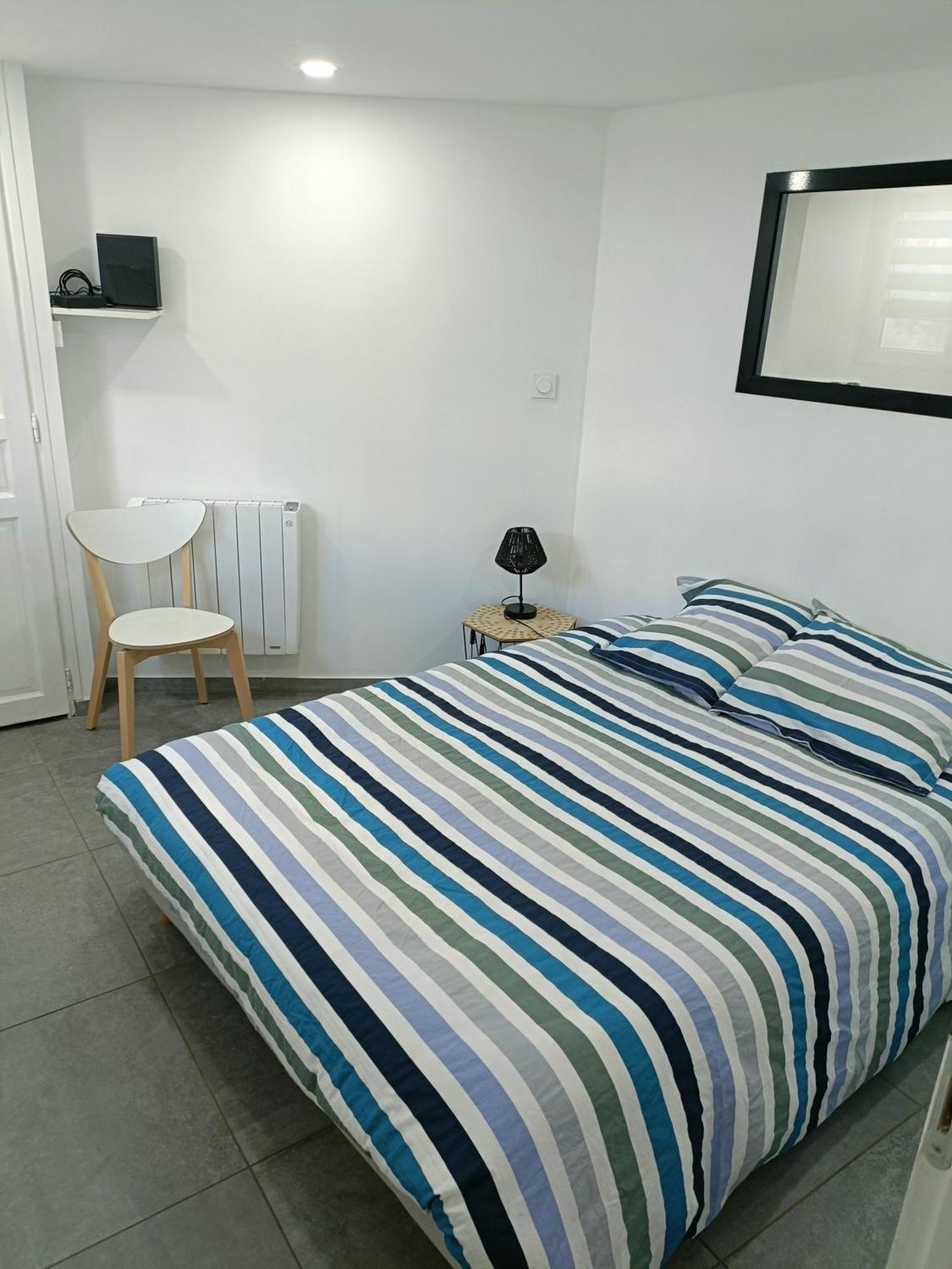 Appartement Dans Maison Atypique 蒙特龙莱班 外观 照片